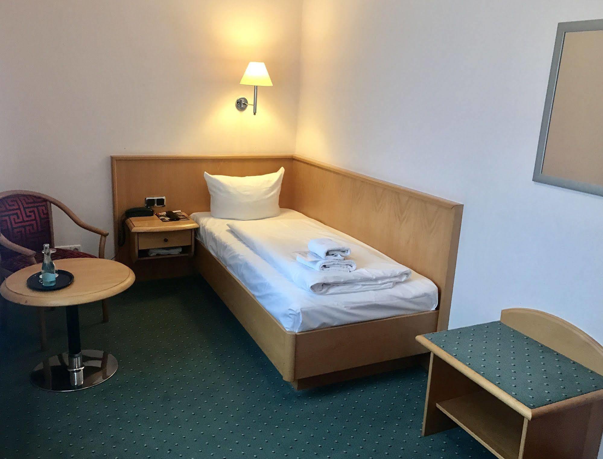 Hotel Berlin - Greenline Hotel Zossen Zewnętrze zdjęcie